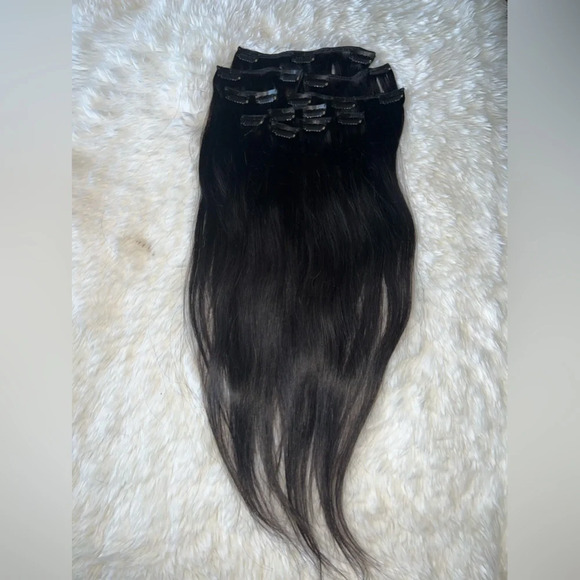 22 Inch Clip in Black Human Straight Hair Extensions - Picture 3 of 4